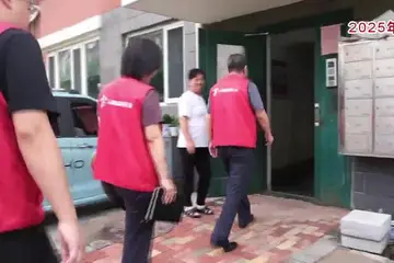 健身器材進(jìn)公園安置社區(qū)添活力