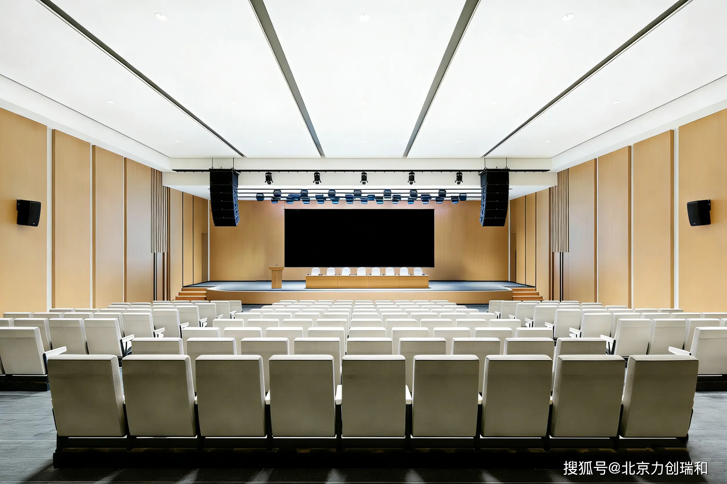 多功能廳都有哪些使用場景，每個場景適合什么設備